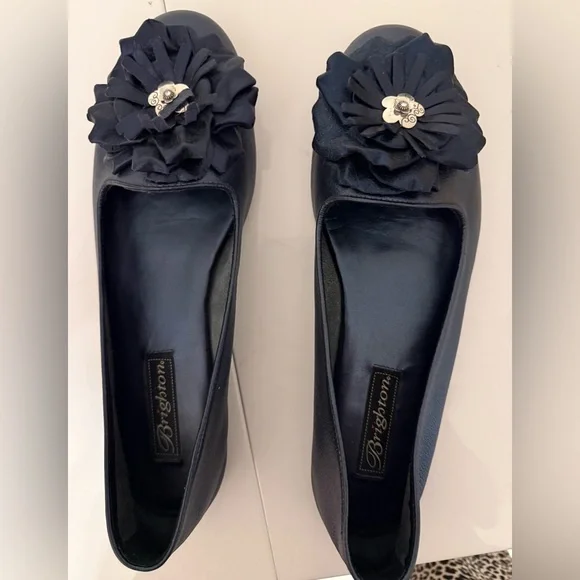 Elegant navy Leather Brighton ballet flats with flower embellishment - Picture 2 of 5
